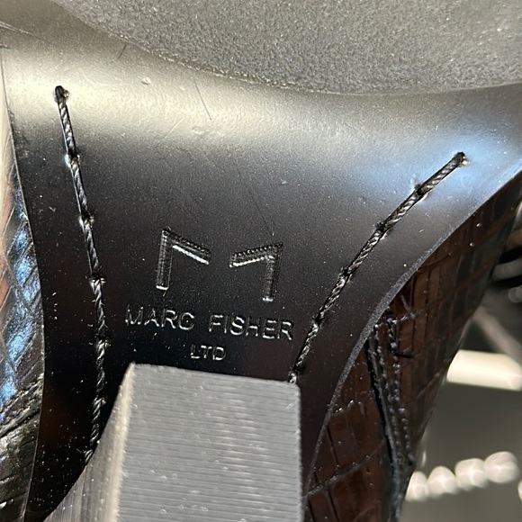 Marc Fisher LTD Mariel 2 Pointed Toe Heeled Croc Embossed Western Bootie… - Picture 13 of 13